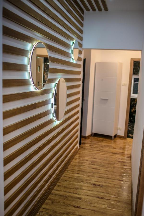 Laura Apartments Σινάια Εξωτερικό φωτογραφία