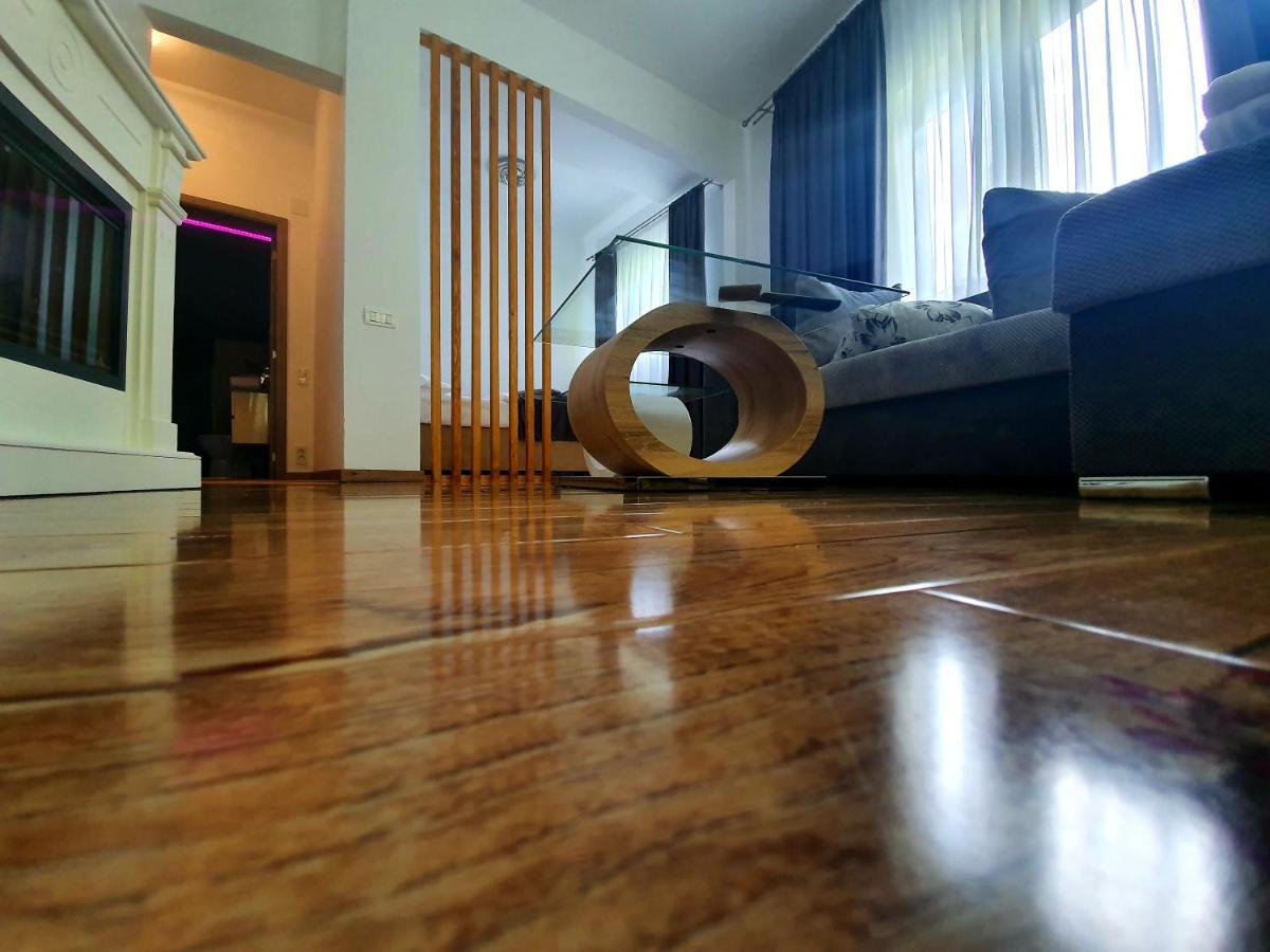 Laura Apartments Σινάια Εξωτερικό φωτογραφία