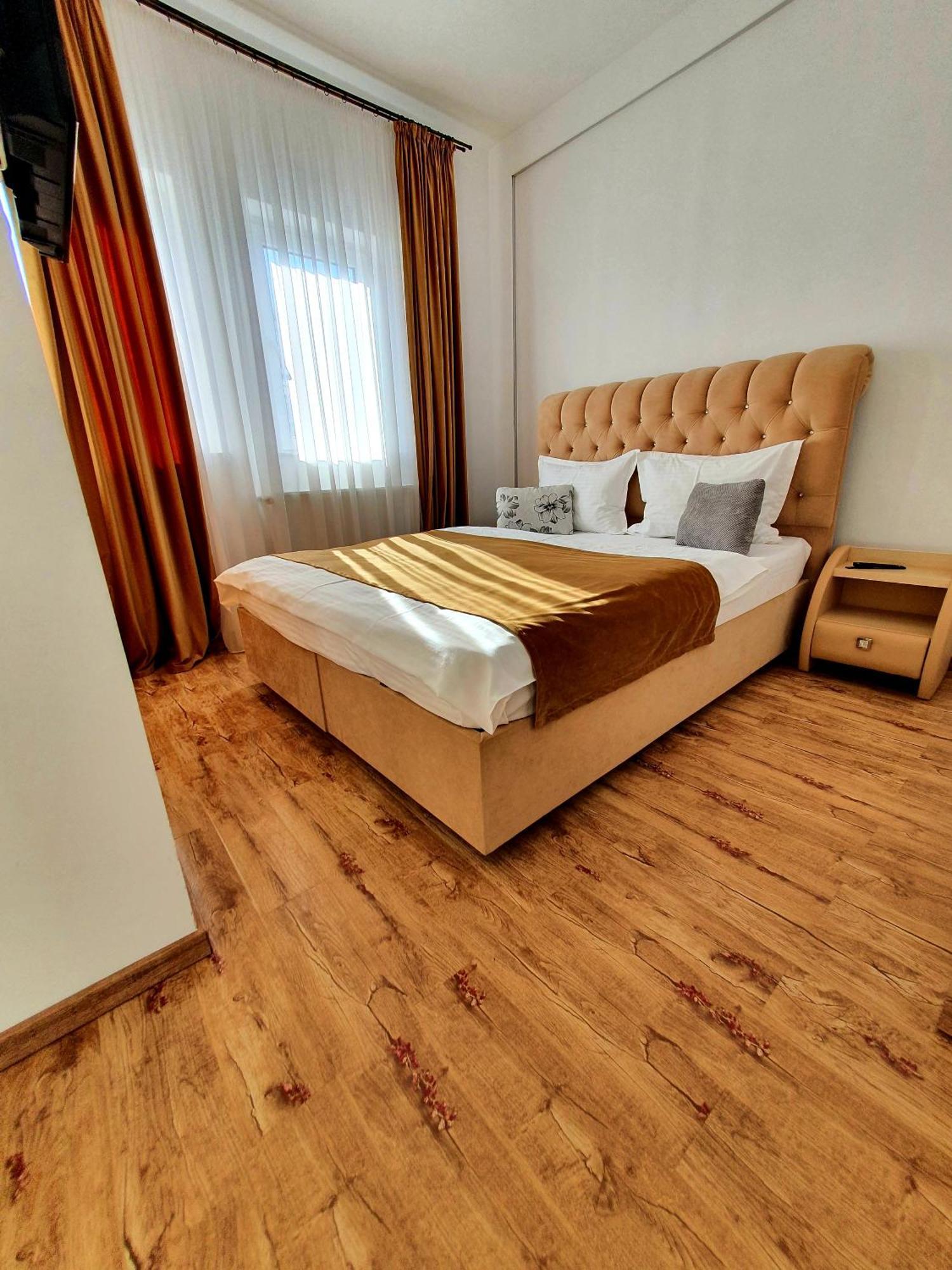 Laura Apartments Σινάια Εξωτερικό φωτογραφία